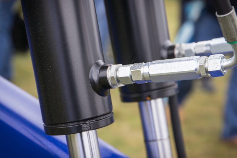 Piston or actuator and other mechanism in pneumatic or hydraulic machine. Technology